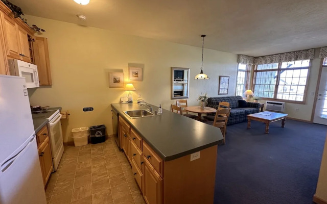 Birchwood Lodge