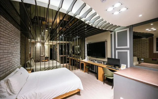 Hotel Bom