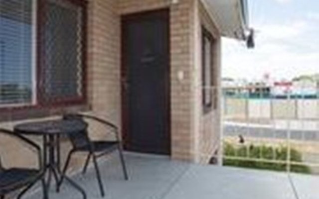 Burswood Lodge Motel Apartments