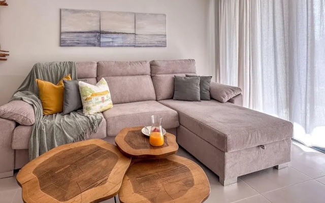 Cozy and beautiful apartment at the beach