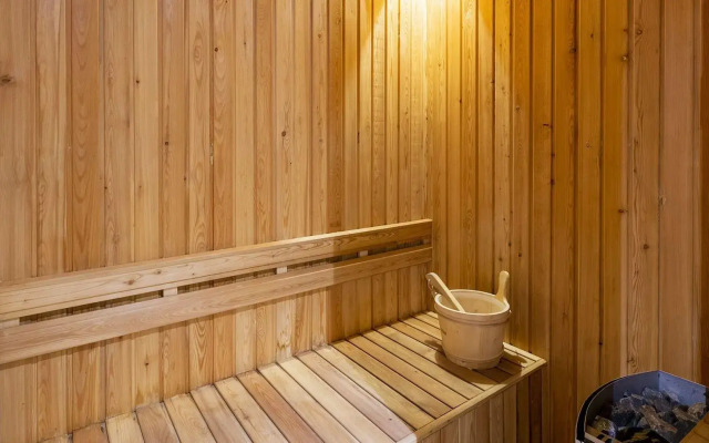 Diamond Condominium by Alexanders