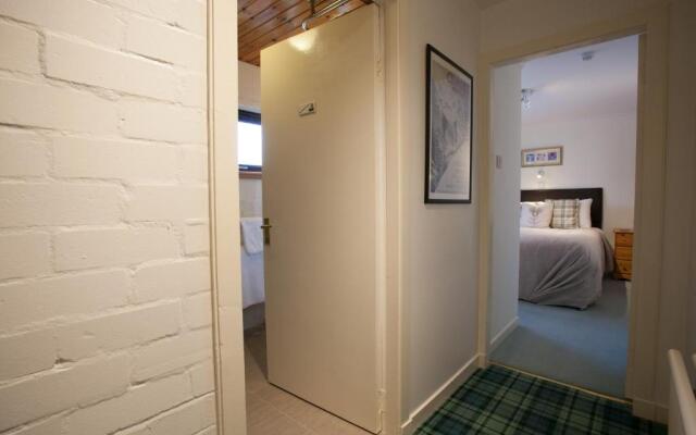 Lochview House Apartment