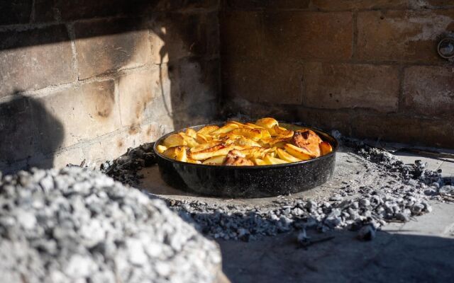 Nice Home in Kucine with WiFi, 4 Bedrooms & Hot Tub