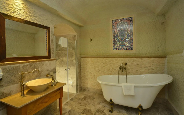 Seki Cave Suites