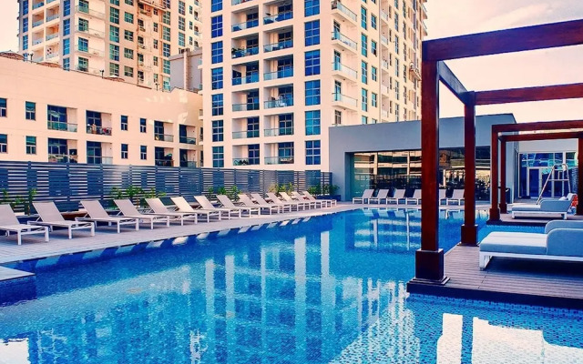 Chic 2BR w Dubai Marina Views