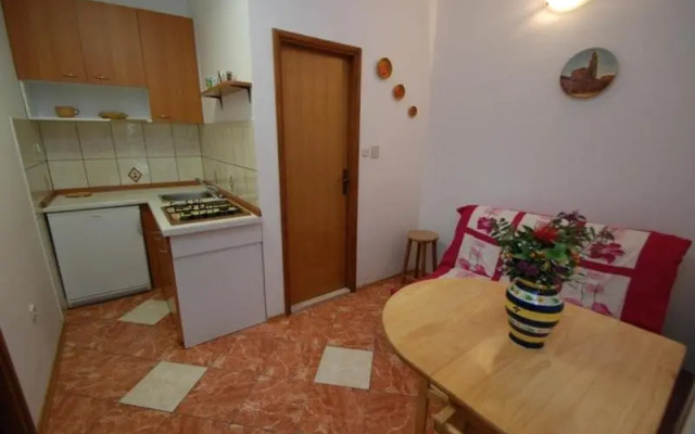 Apartments by the sea Zaostrog, Makarska - 2663
