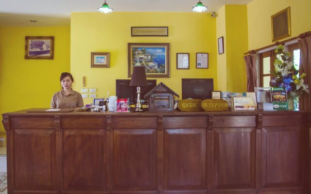 Baan Rajdamnern Huahin