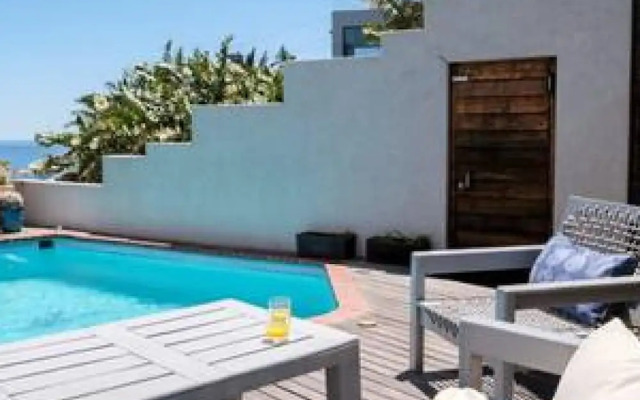 Beachy Apartment w Pool Ocean Views Beach Steps