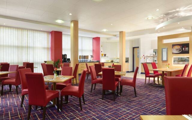 Ramada London North M1