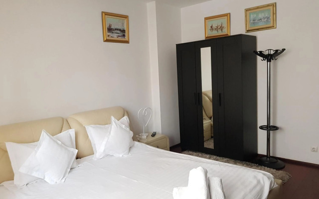 Apartament parter Arena Nationala Monza Mega Mall