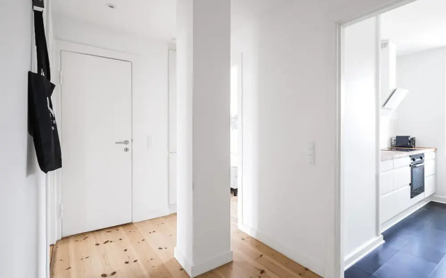 Fantastic 2-bed w Balcony in Charlottenlund