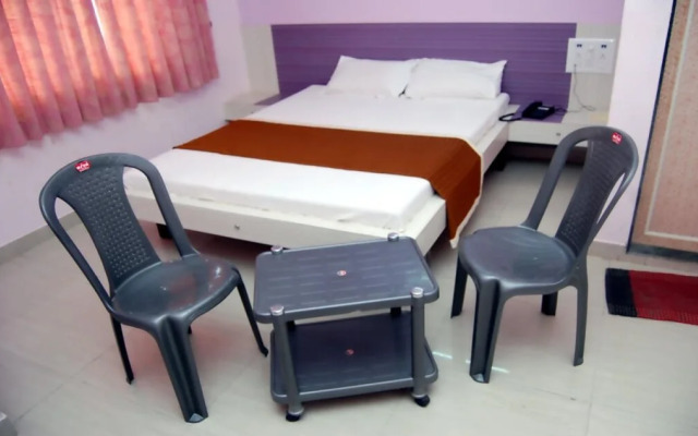 Hotel Rajadhiraj