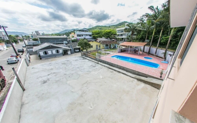 Casa 1 - Casa com piscina 10 pessoas