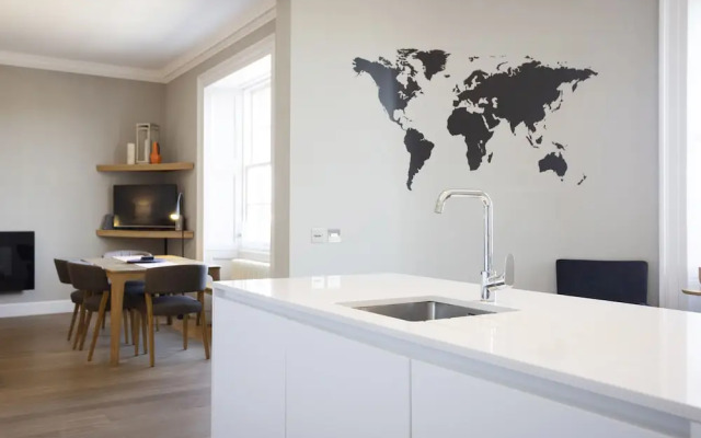 JOIVY Splendid 2-Br Apartment In New Town
