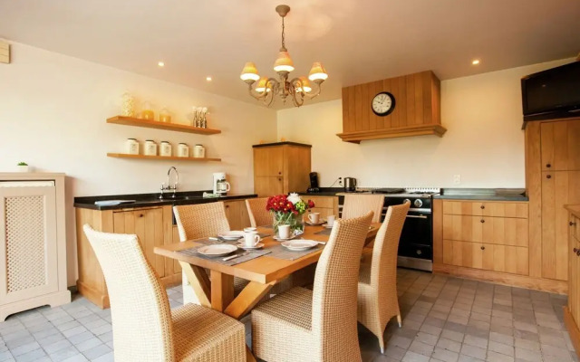 Classy Holiday Home in Aartrijke With Private Swimming Pool