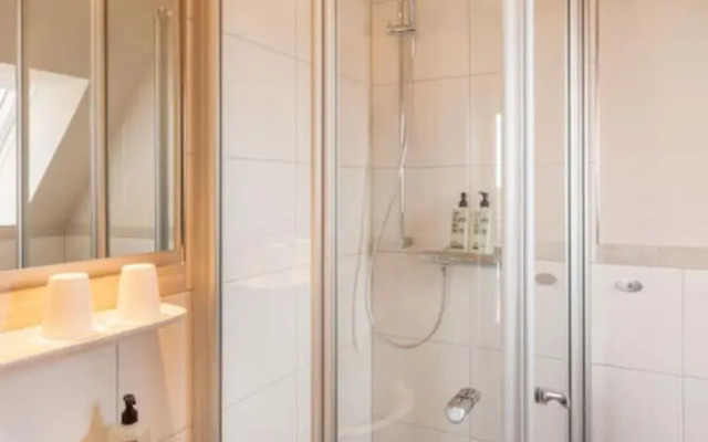 Dunenhuus Ost Modern Retreat