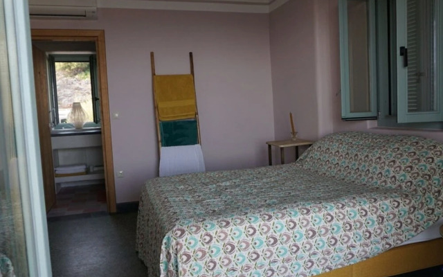 Villa Alati - Seafront Villa With Swimming Pool