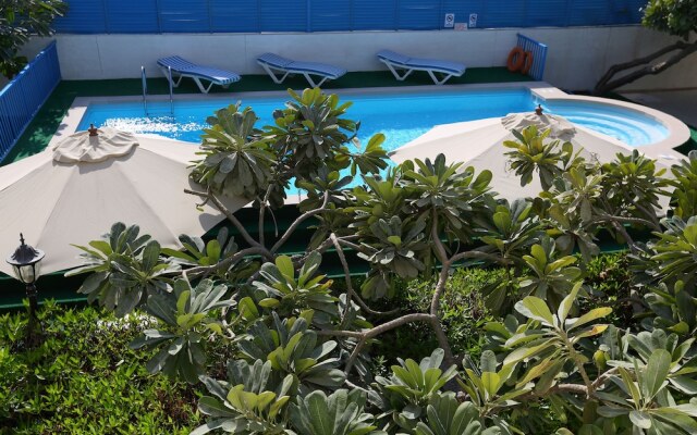 Al Corniche Hotel Villa Alisa