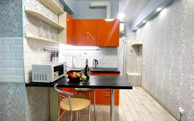 Студия возле Французского бульвара