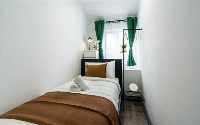 Spacious 2BR Maisonette 2 Baths Huge Lounge