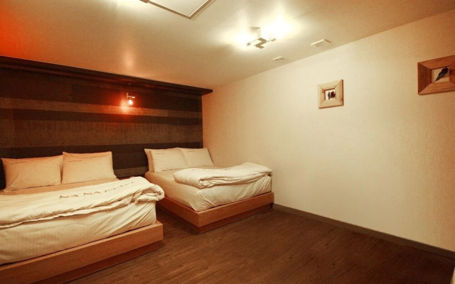 Daegu Dongseong-ro Nana