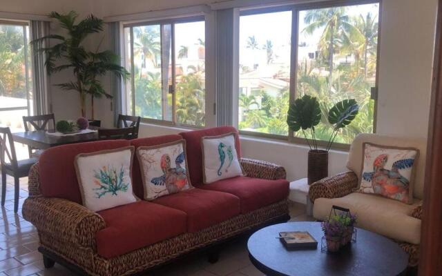 Beautiful Apartment on the Beach with pool