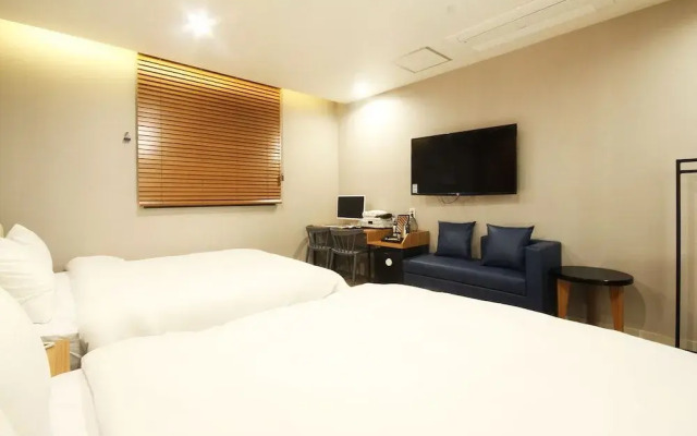 No 25 Changwon Myeongseo