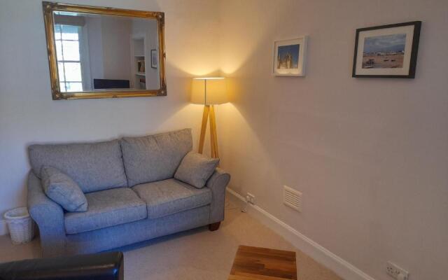 Burntisland Garden Apartment, Fife - 40 mins to Edinburgh