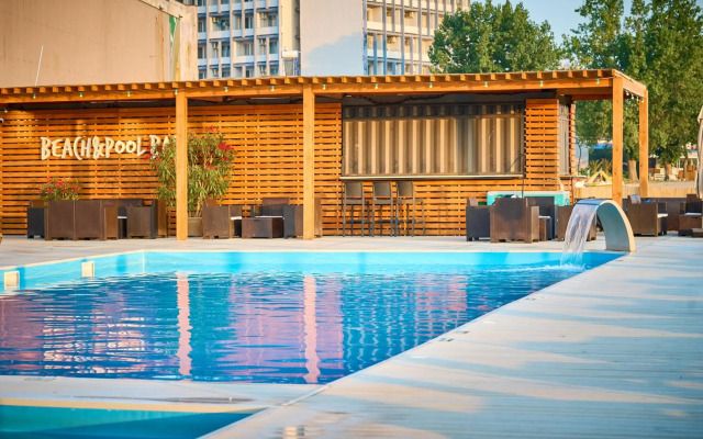 Malibu Hotel