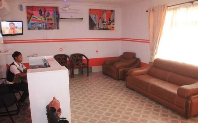Monipee Hotel
