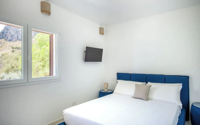 Sea Frame Design Apartments with Pool by Wonderful Italy