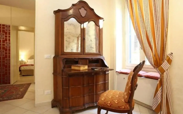 Rome Trevi Fountain Apartment