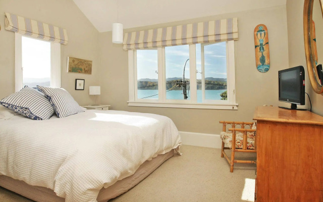 Beachfront Wellington Bed and Breakfast