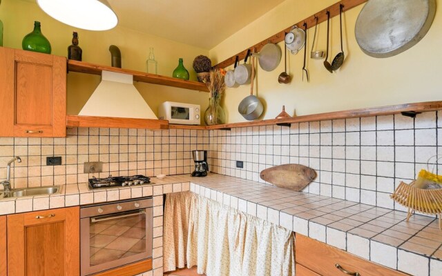 Luxurious Holiday Home in Lamporecchio With Pool
