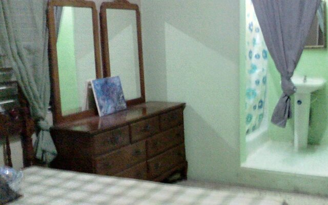 Lion's Pride - Hostel