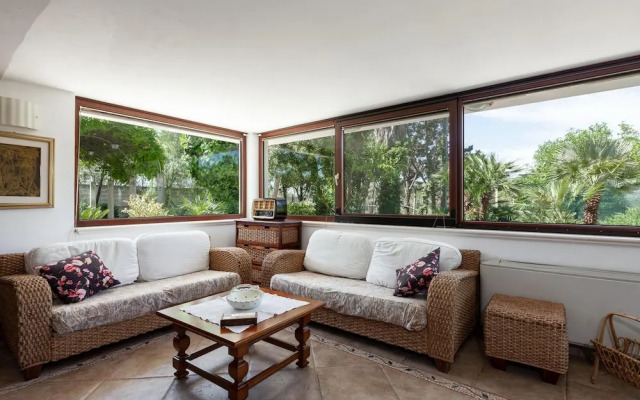 Villa Carmen With Garden And Pool