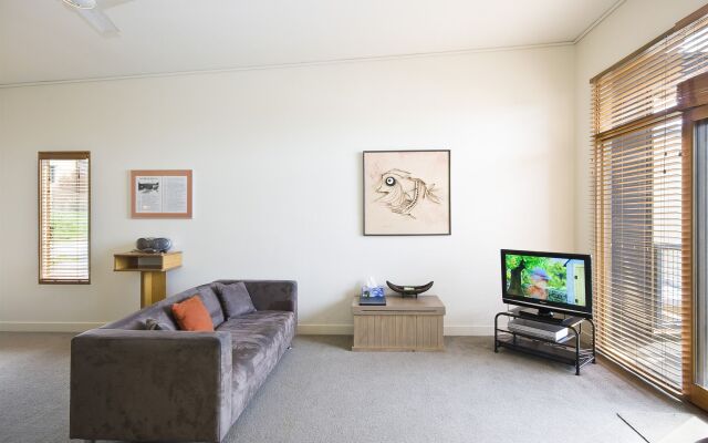 Lornebeach Apartments