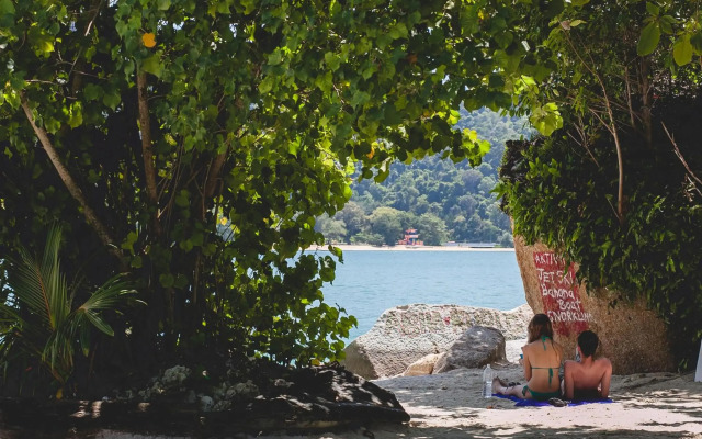 Anjungan Beach Resort