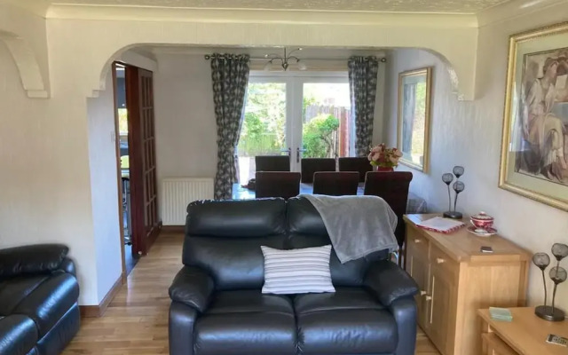 3bed House - Family Friendly - Close To Lochness