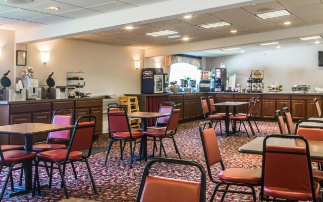 Clarion Inn & Suites at the Outlets of Lake George