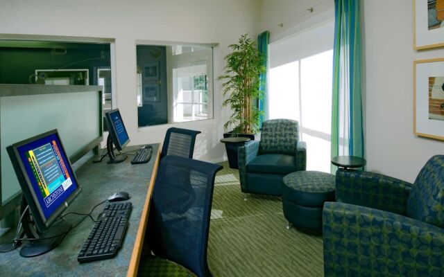 Global Luxury Suites at Via Marina