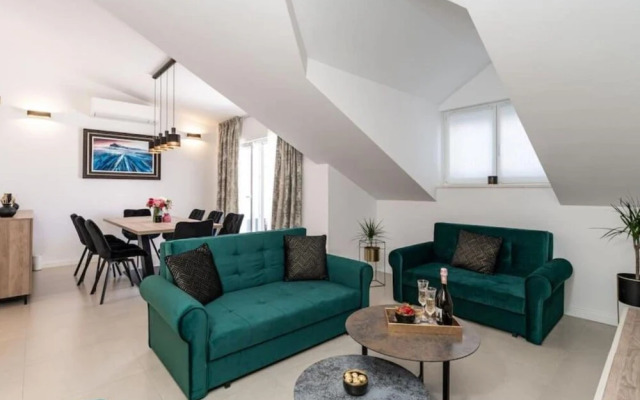 Friends & Family Home
