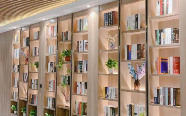 YahaoZhenxuan Hotel (ZhangJiaGang Shopping Park Branch)
