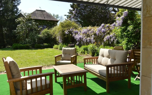 Lovely Mansion With Pond in Champvert