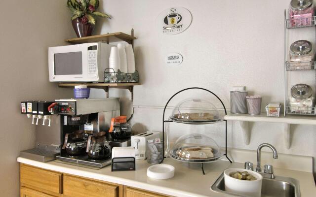 Super 8 By Wyndham Butler