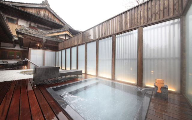 Fuji Onsenji Yumedono Hotel