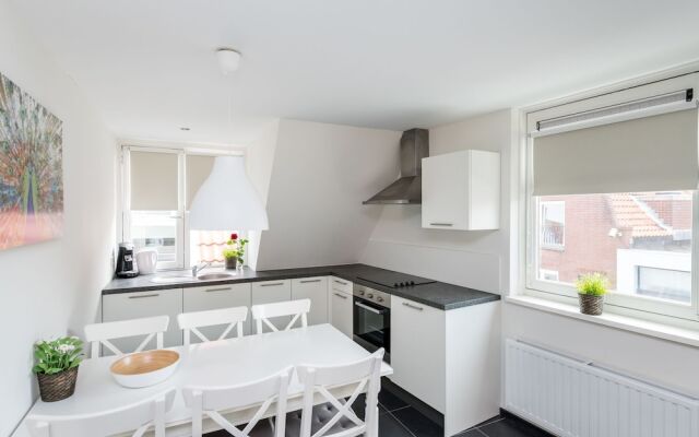Lovely Holiday Home in Ouddorp Near Lake