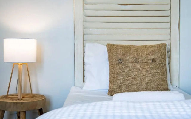 Three B Airlie 2 bedroom unit Seaviews & Pool