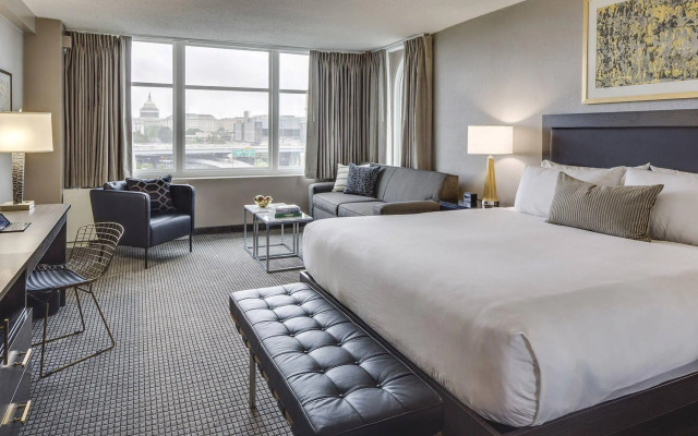 Capitol Skyline Hotel