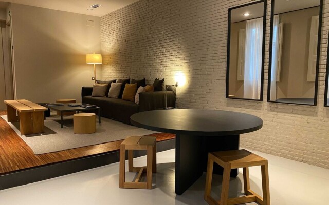 Colectia Stays Pau Claris